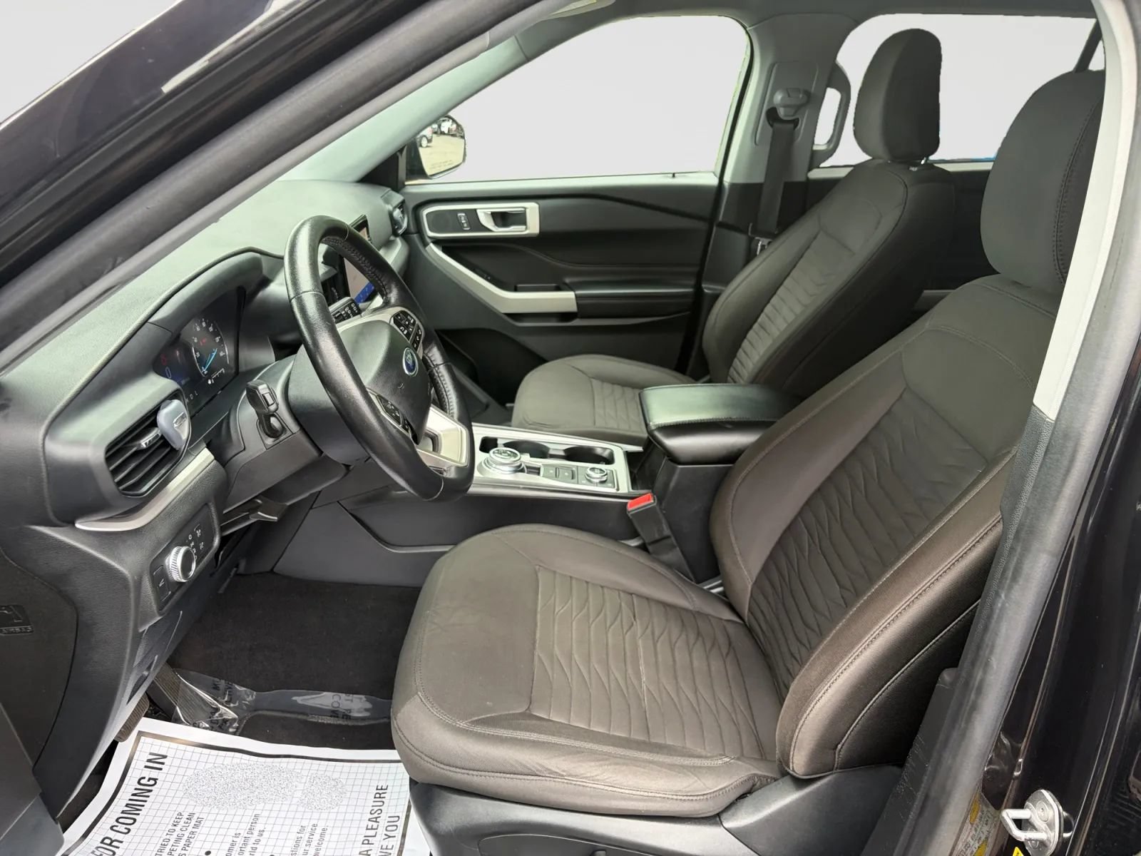 Used 2021 Ford Explorer XLT AWD/4WD image 12