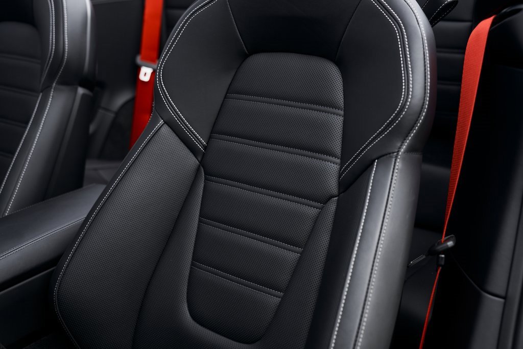 Used 2025 Porsche 911 Turbo S w/ 911 Turbo Sportdesign Package image 38