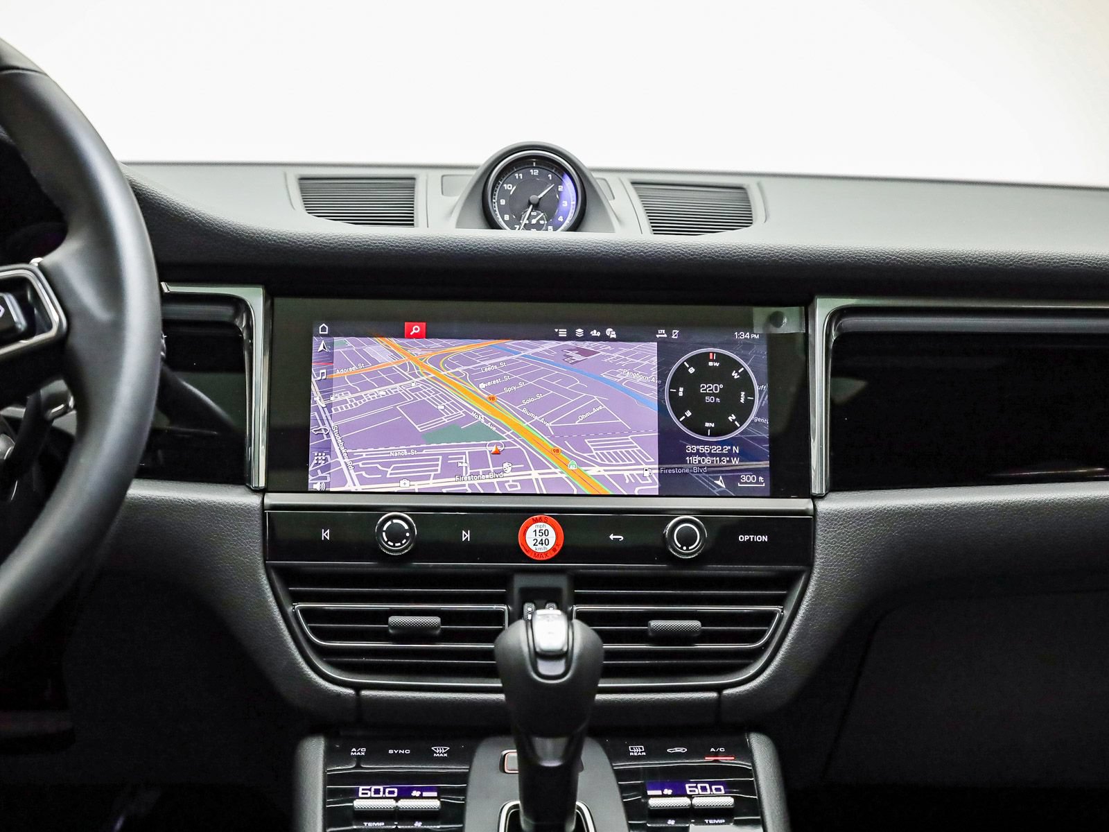 Certified 2026 Porsche Macan AWD/4WD image 15