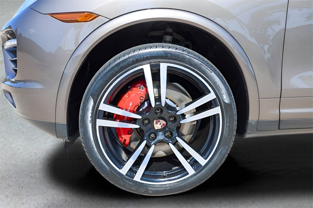 Used 2014 Porsche Cayenne Turbo S image 20