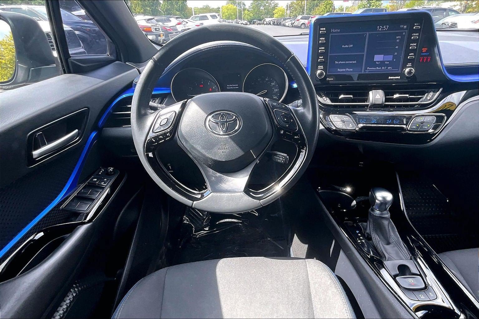 Used 2022 Toyota C-HR XLE FWD image 5