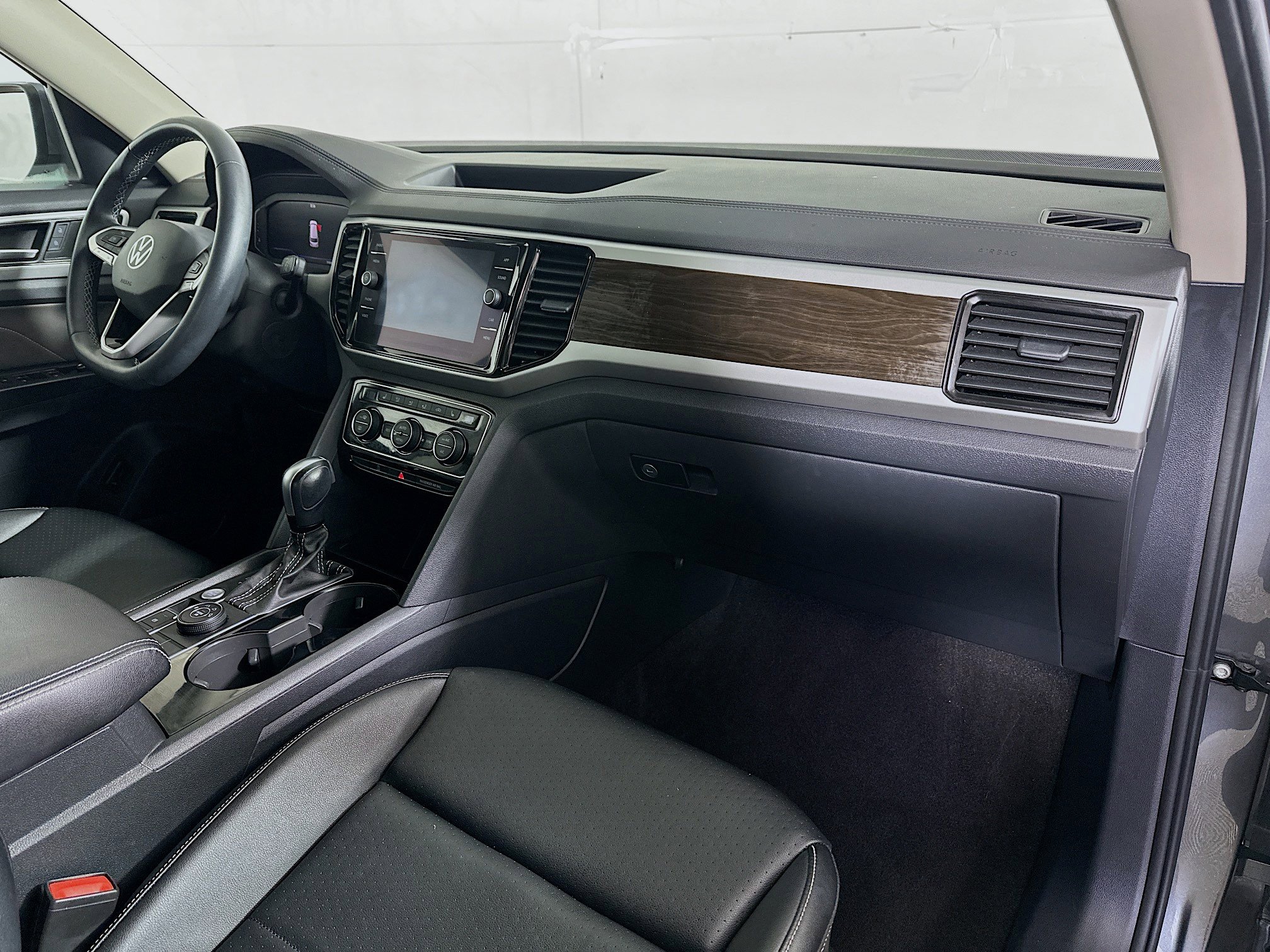 Used 2022 Volkswagen Atlas SE image 28