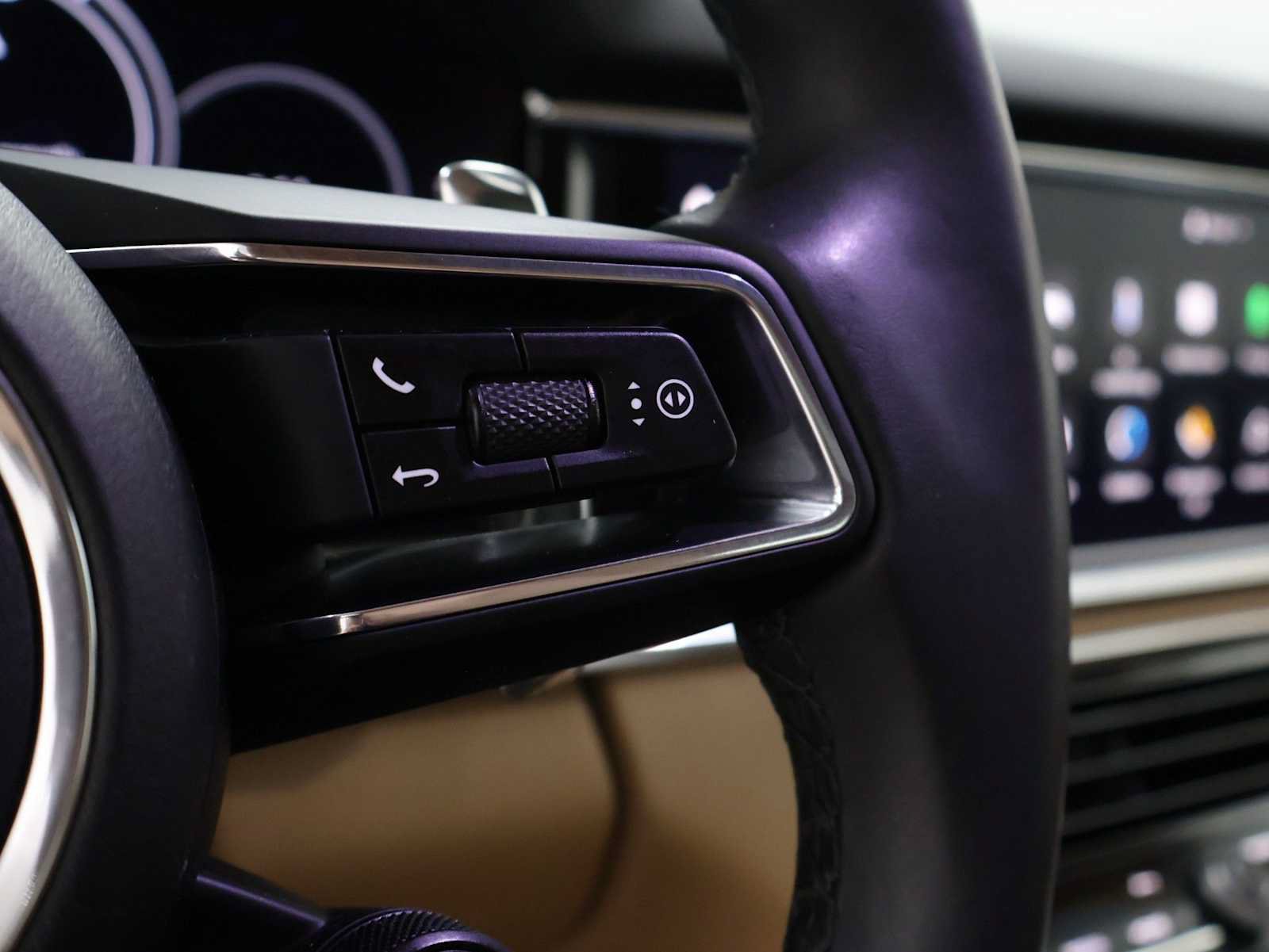 Certified 2023 Porsche Panamera 4S AWD/4WD image 28