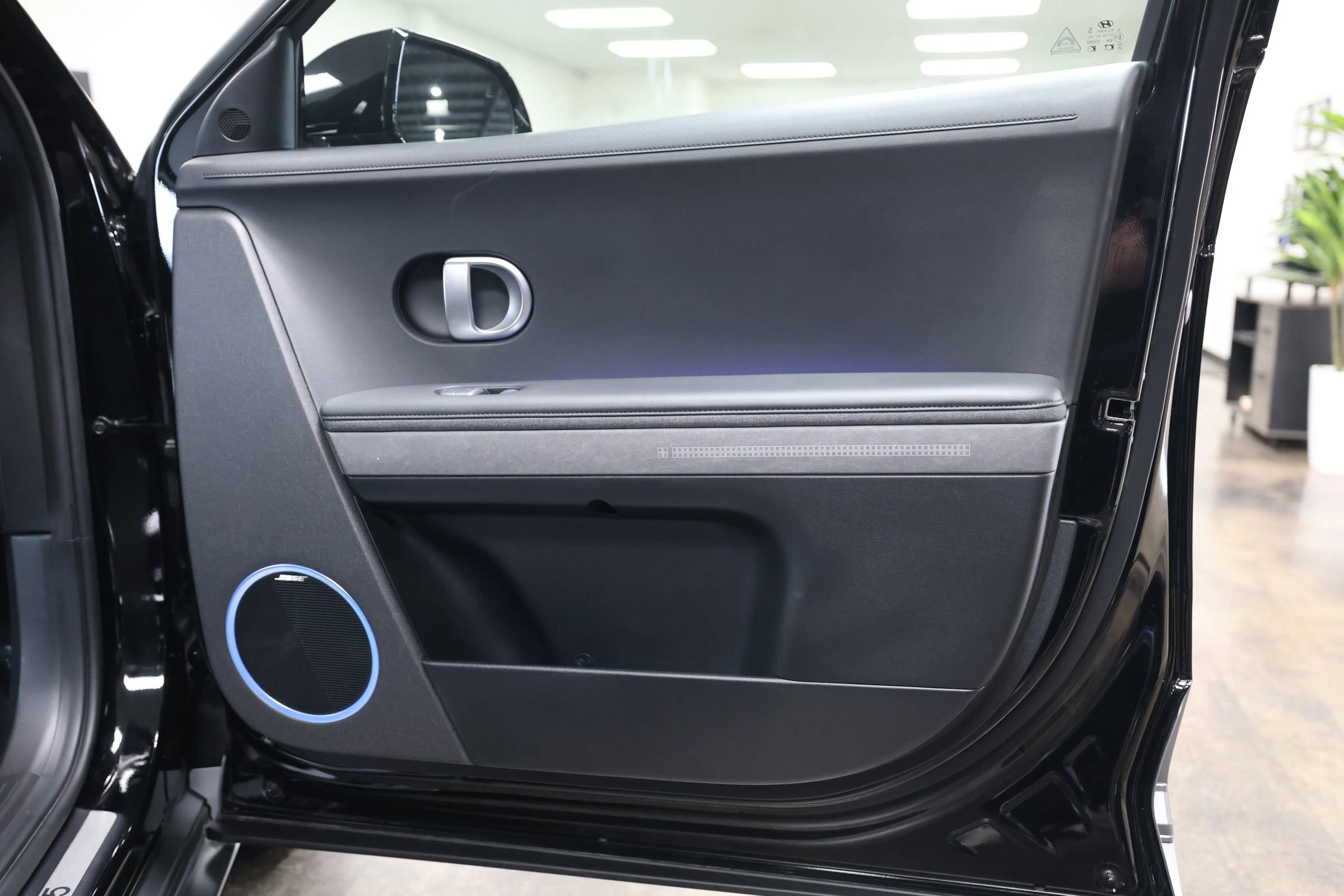 Used 2024 Hyundai Ioniq 5 Limited image 36