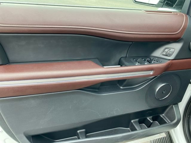 Used 2024 Ford Expedition Limited AWD/4WD image 17