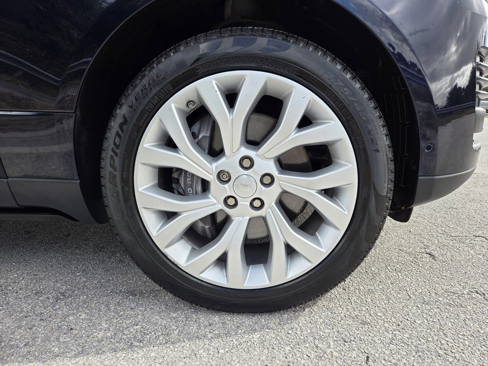 Used 2020 Land Rover Range Rover HSE image 9