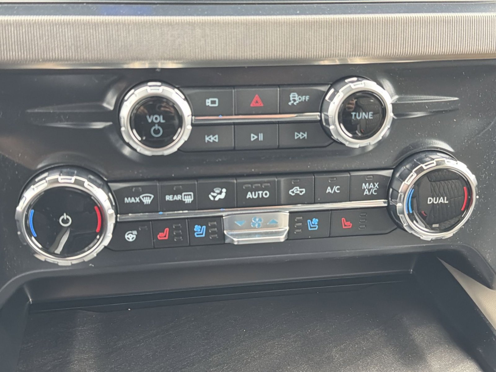 New 2026 Ford F450 Platinum w/ Platinum Plus Package image 25