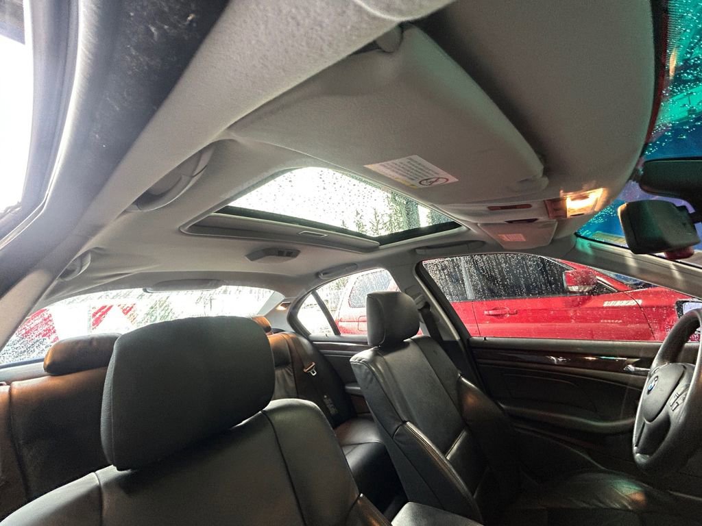 Used 2003 BMW 325i Sedan image 26