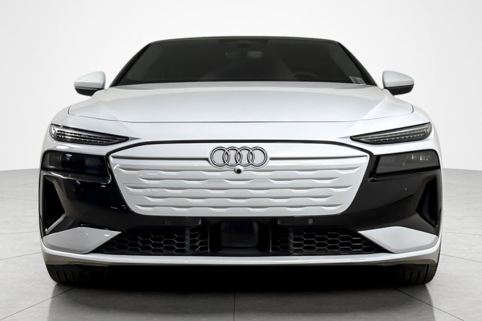 Certified 2025 Audi A6 e-tron Premium Plus w/ Premium Plus RWD image 8