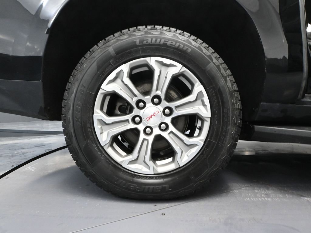 Used 2024 GMC Yukon XL SLE image 14