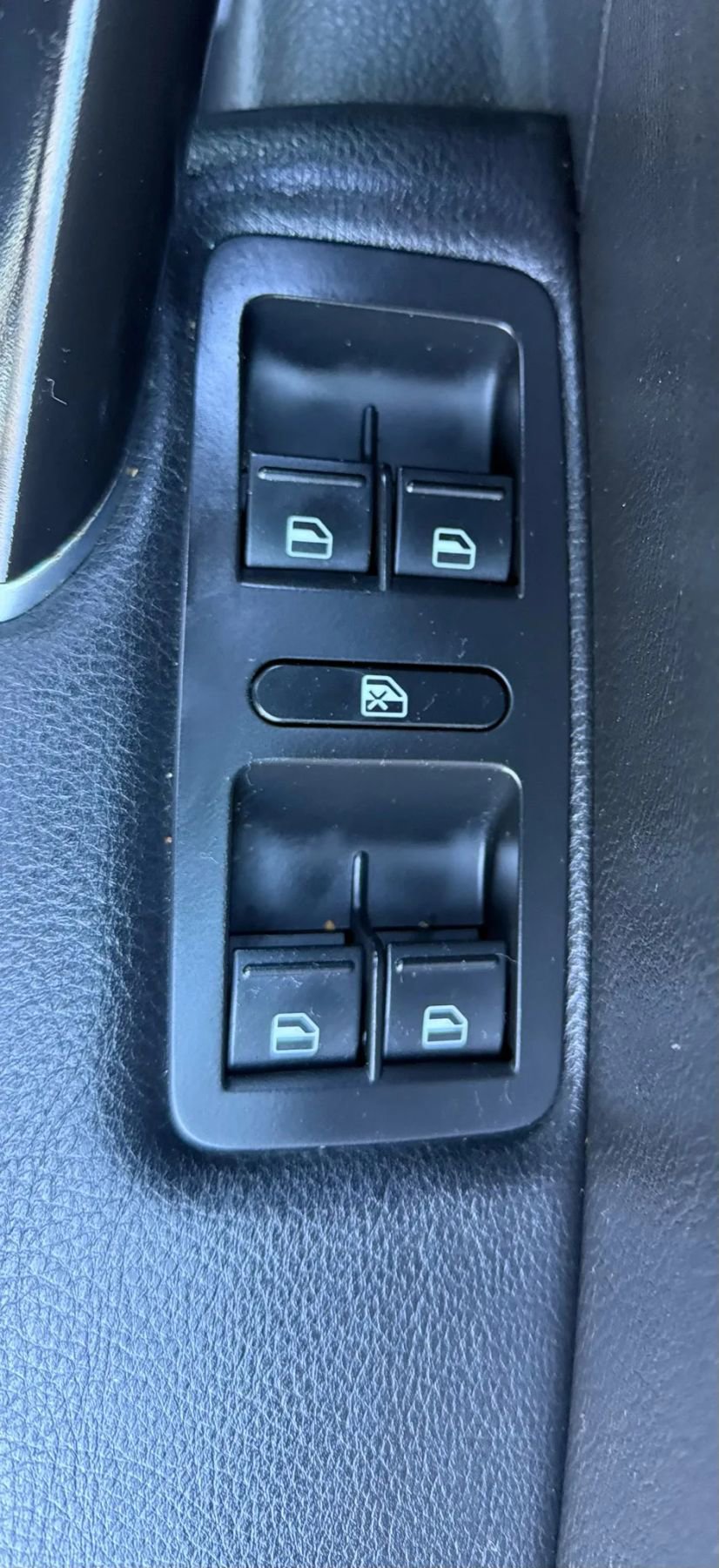 Used 2019 Volkswagen Passat 2.0T Wolfsburg w/ Wheels & Sunroof Package image 23