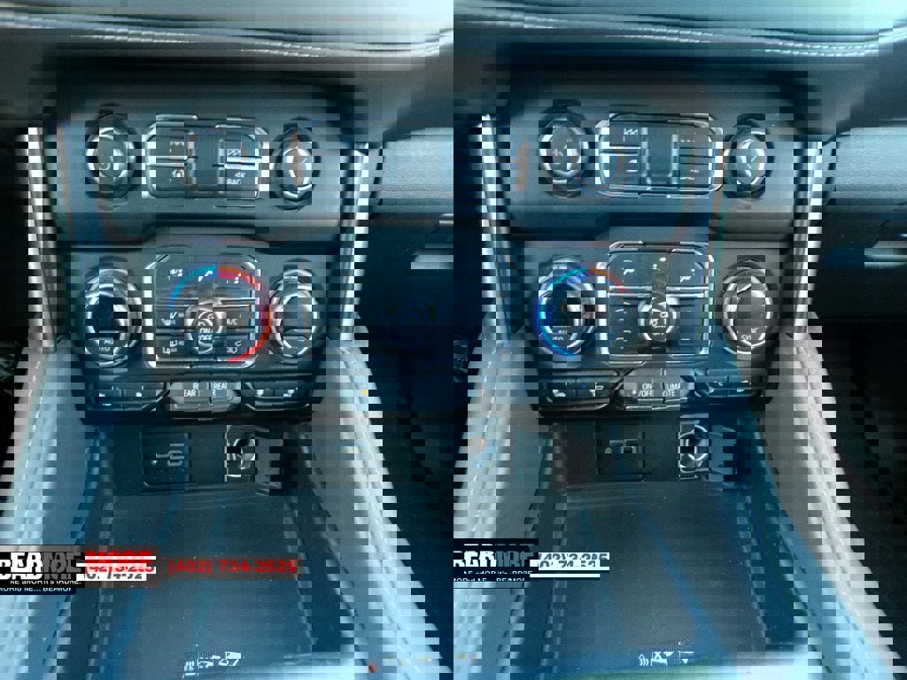 Used 2021 Chevrolet Suburban Z71 w/ Z71 Signature Package image 43