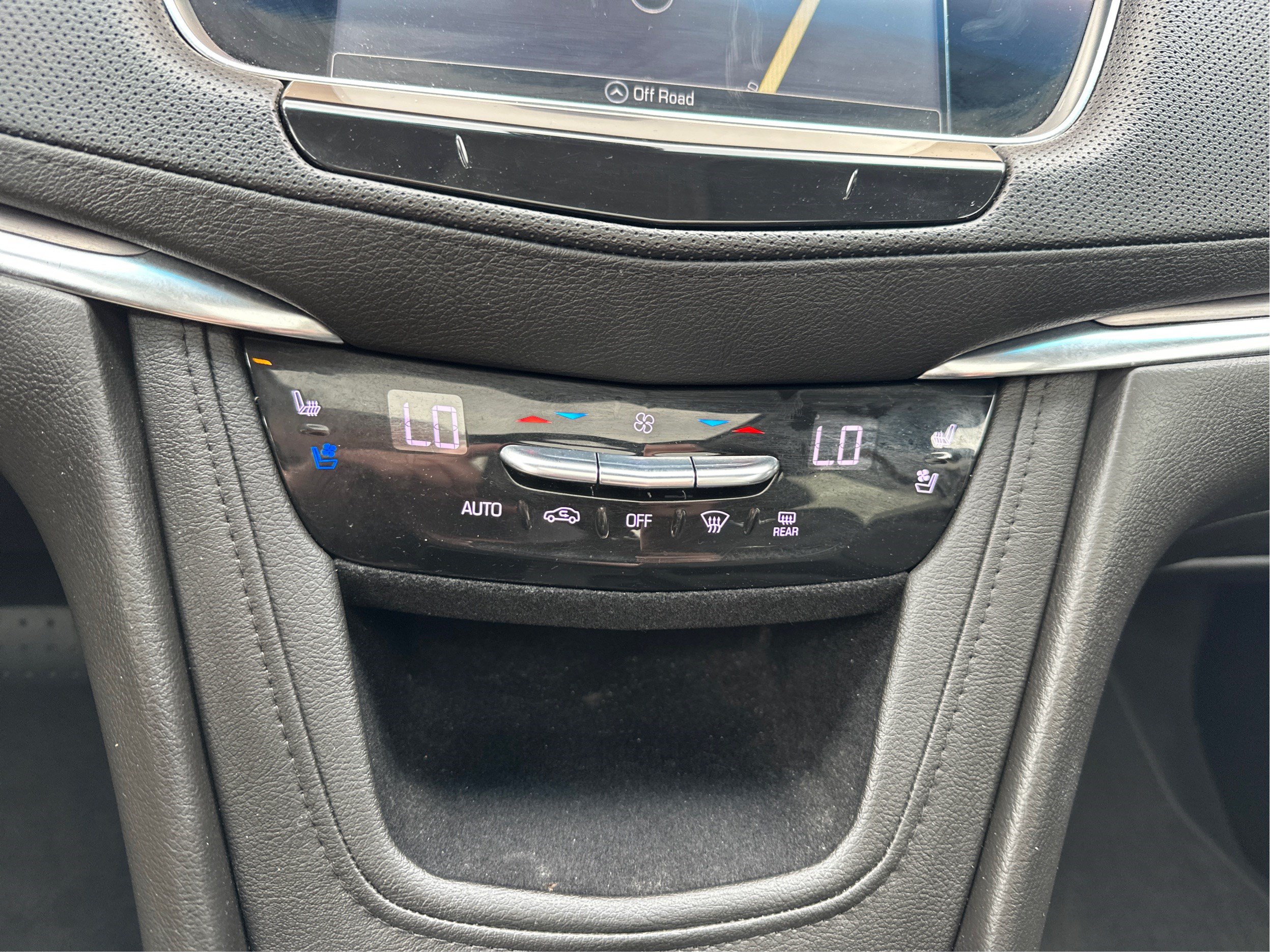 Used 2018 Cadillac XT5 Premium Luxury AWD/4WD image 32