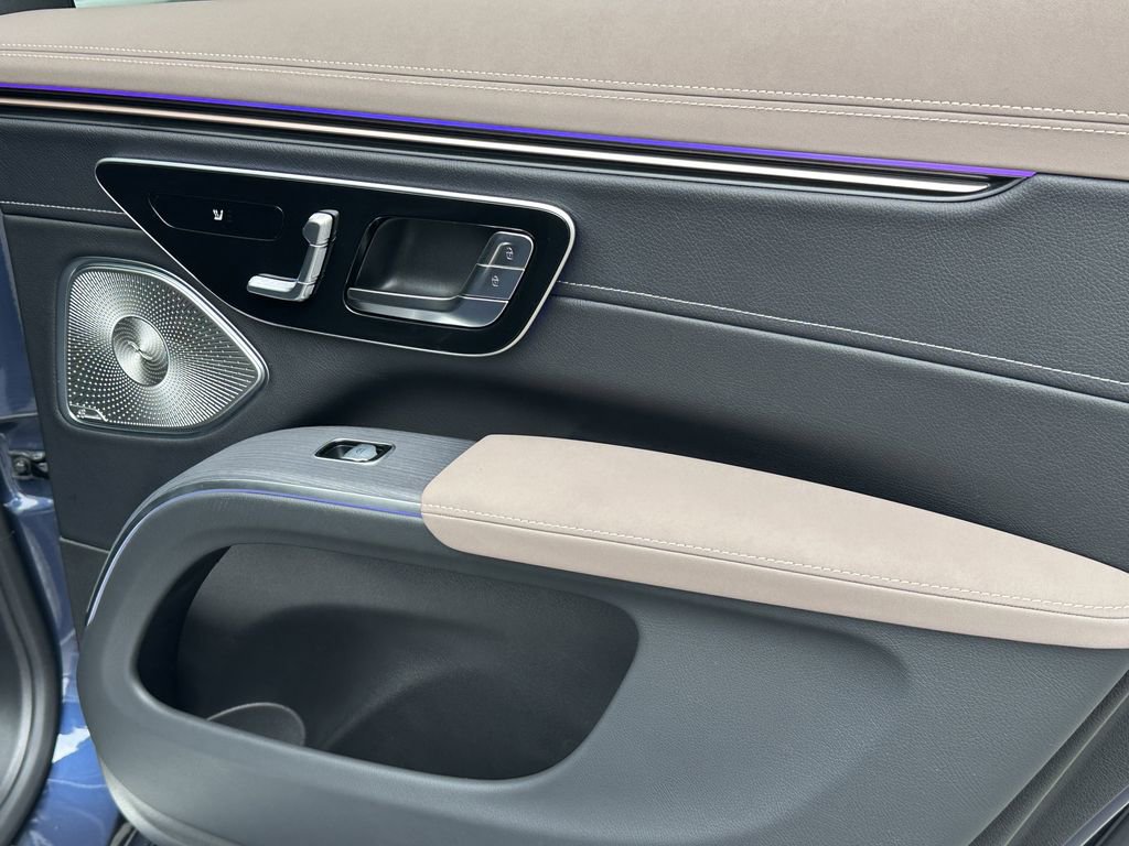 New 2026 Mercedes-Benz EQS 400 4MATIC SUV image 19