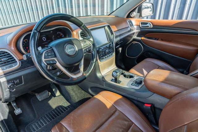 Used 2015 Jeep Grand Cherokee Summit w/ Platinum Series Group AWD/4WD image 23