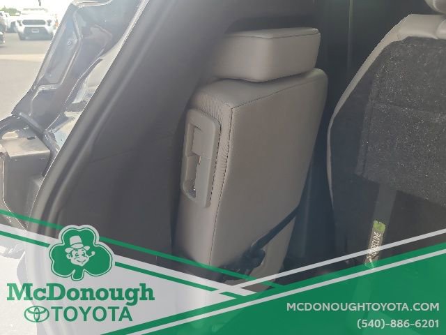 Certified 2025 Toyota Sienna XLE FWD image 11