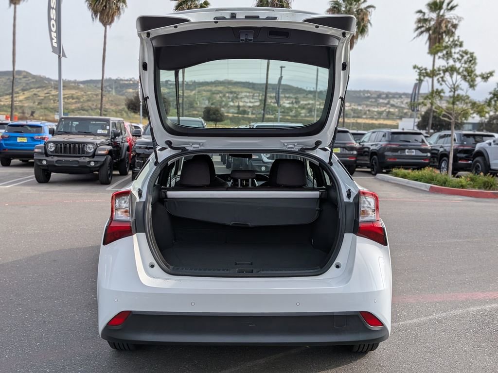 Used 2022 Toyota Prius LE image 25