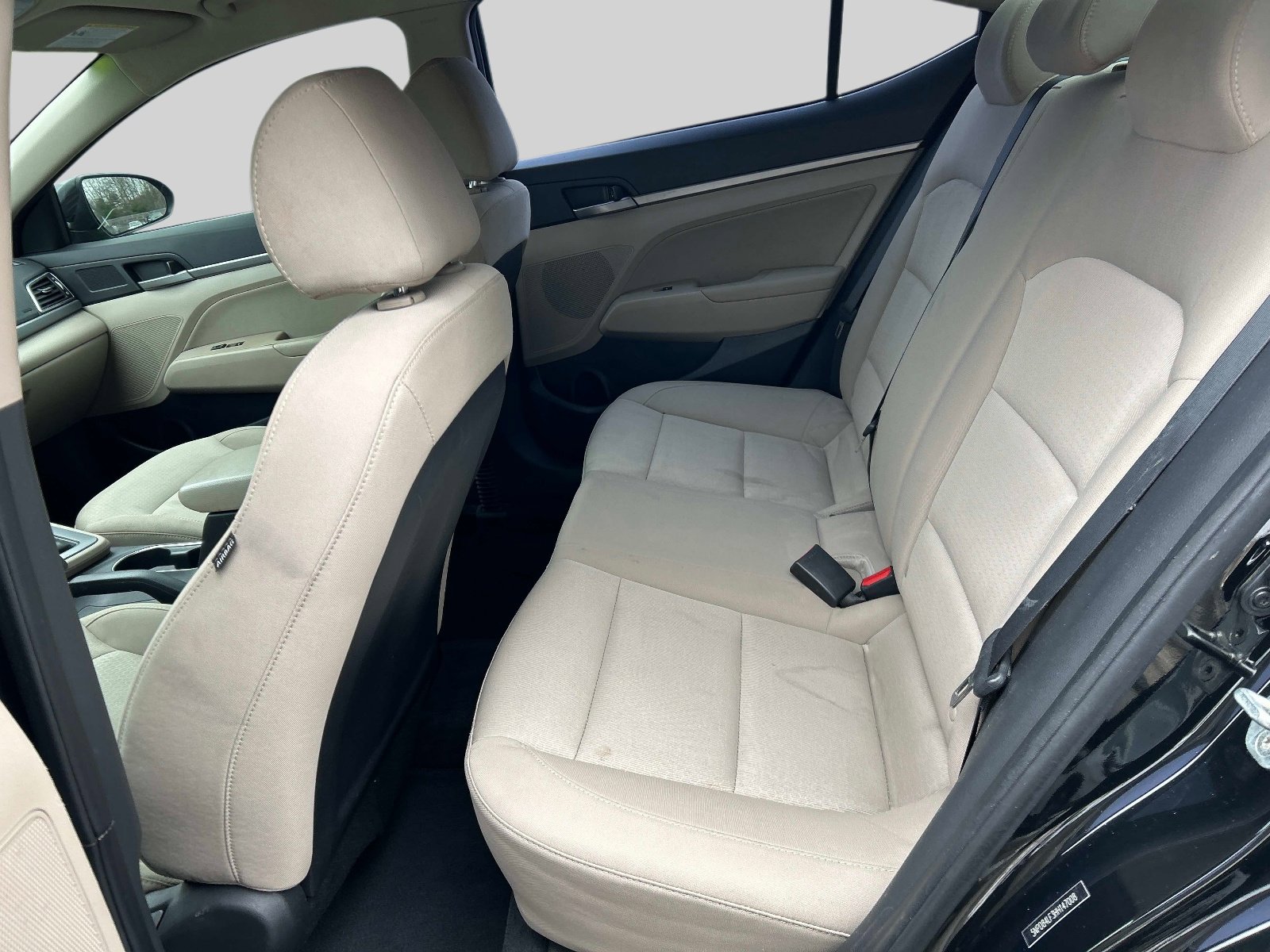 Used 2017 Hyundai Elantra SE image 12