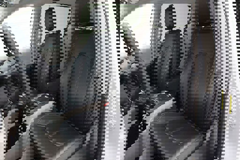 Used 2024 Chrysler Pacifica Touring-L image 16