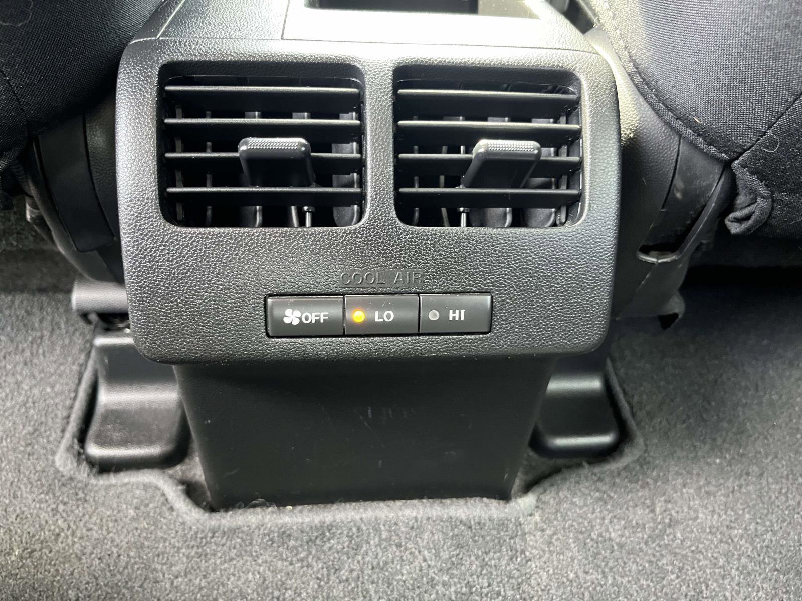 Used 2012 MAZDA MAZDA5 Sport image 9