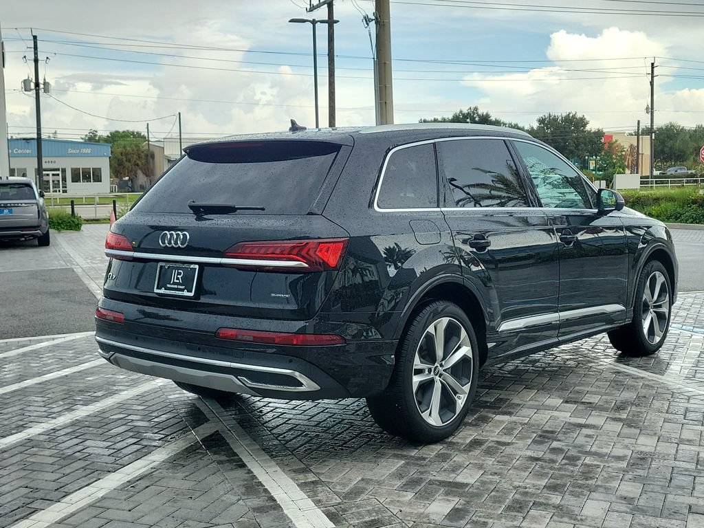 Used 2022 Audi Q7 3.0T Premium Plus w/ Premium Plus Package AWD/4WD image 5