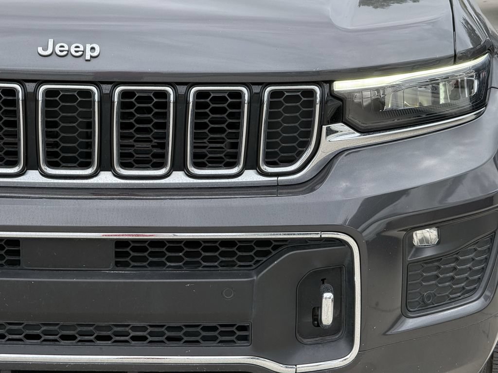 Used 2021 Jeep Grand Cherokee L Overland RWD image 8