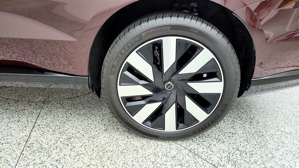 Used 2025 Volvo EX90 Plus AWD/4WD image 9