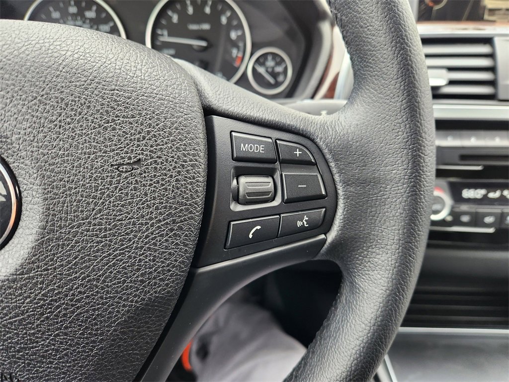 Used 2016 BMW 320i Sedan image 29