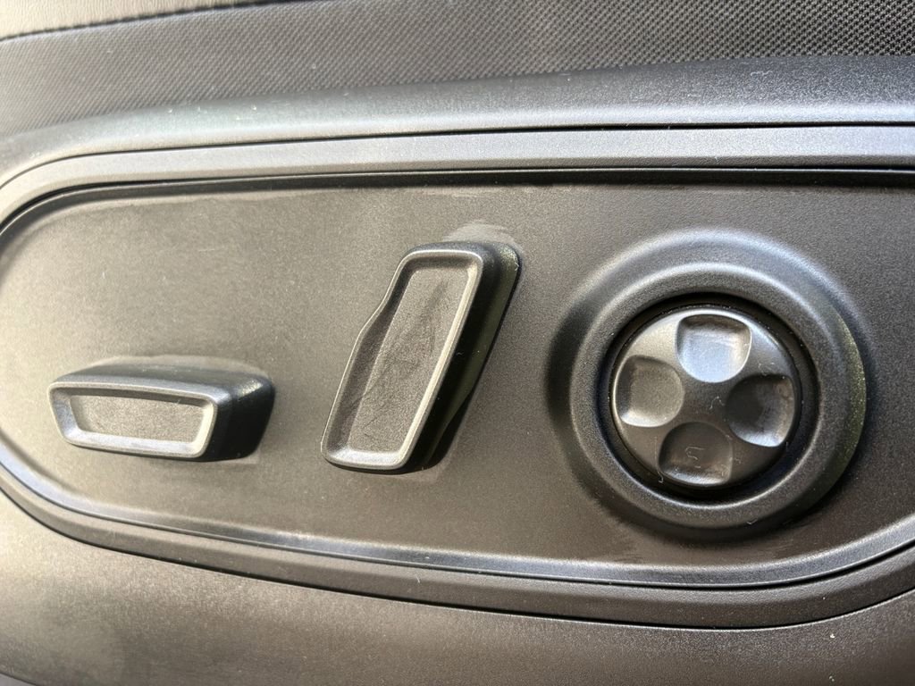 New 2026 Jeep Grand Cherokee Altitude image 13