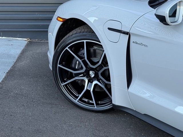 New 2026 Porsche Taycan image 12
