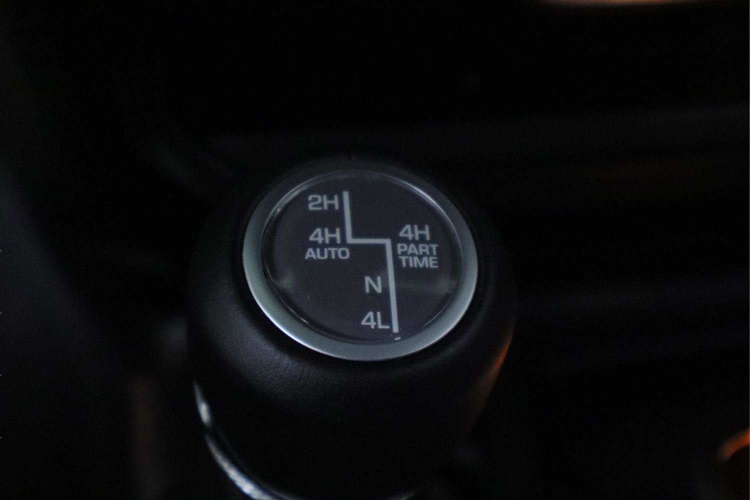 Used 2024 Jeep Wrangler Unlimited Sahara w/ Technology Group AWD/4WD image 23