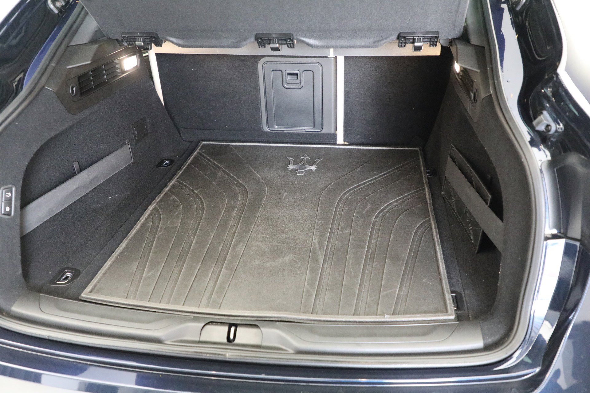 Used 2019 Maserati Levante image 24