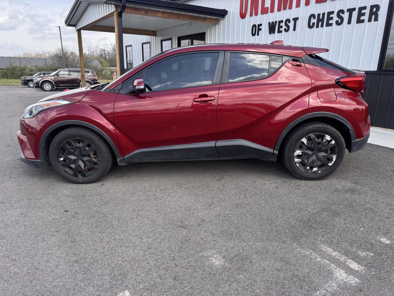 Used 2019 Toyota C-HR LE image 4