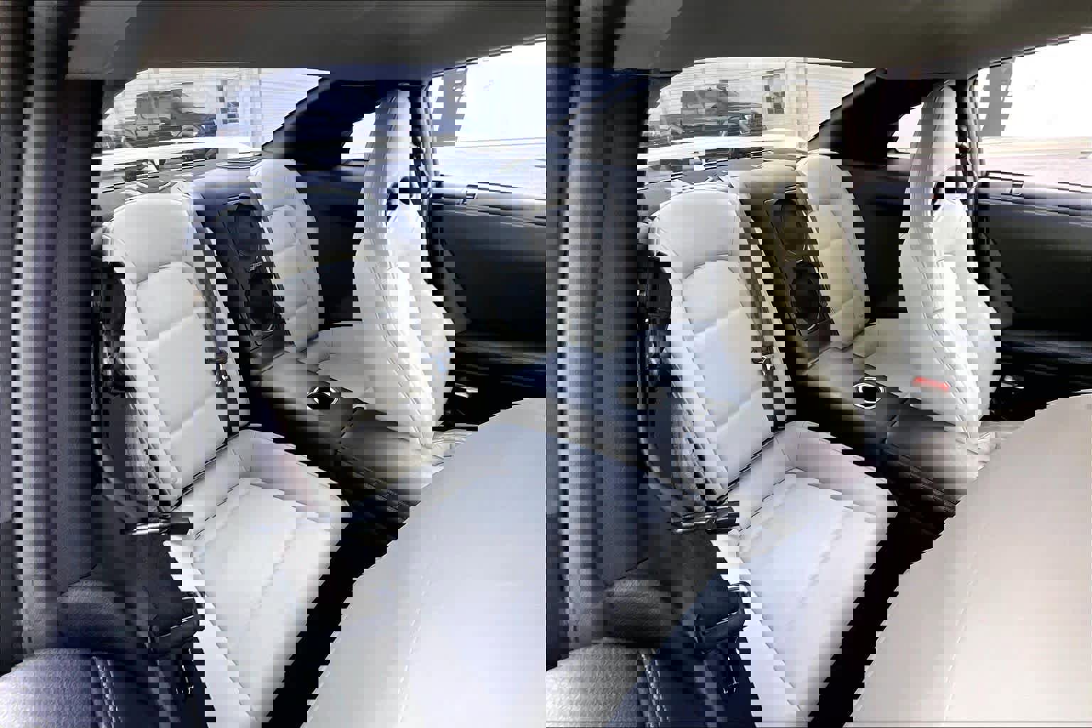 Used 2010 Nissan GT-R Premium image 17