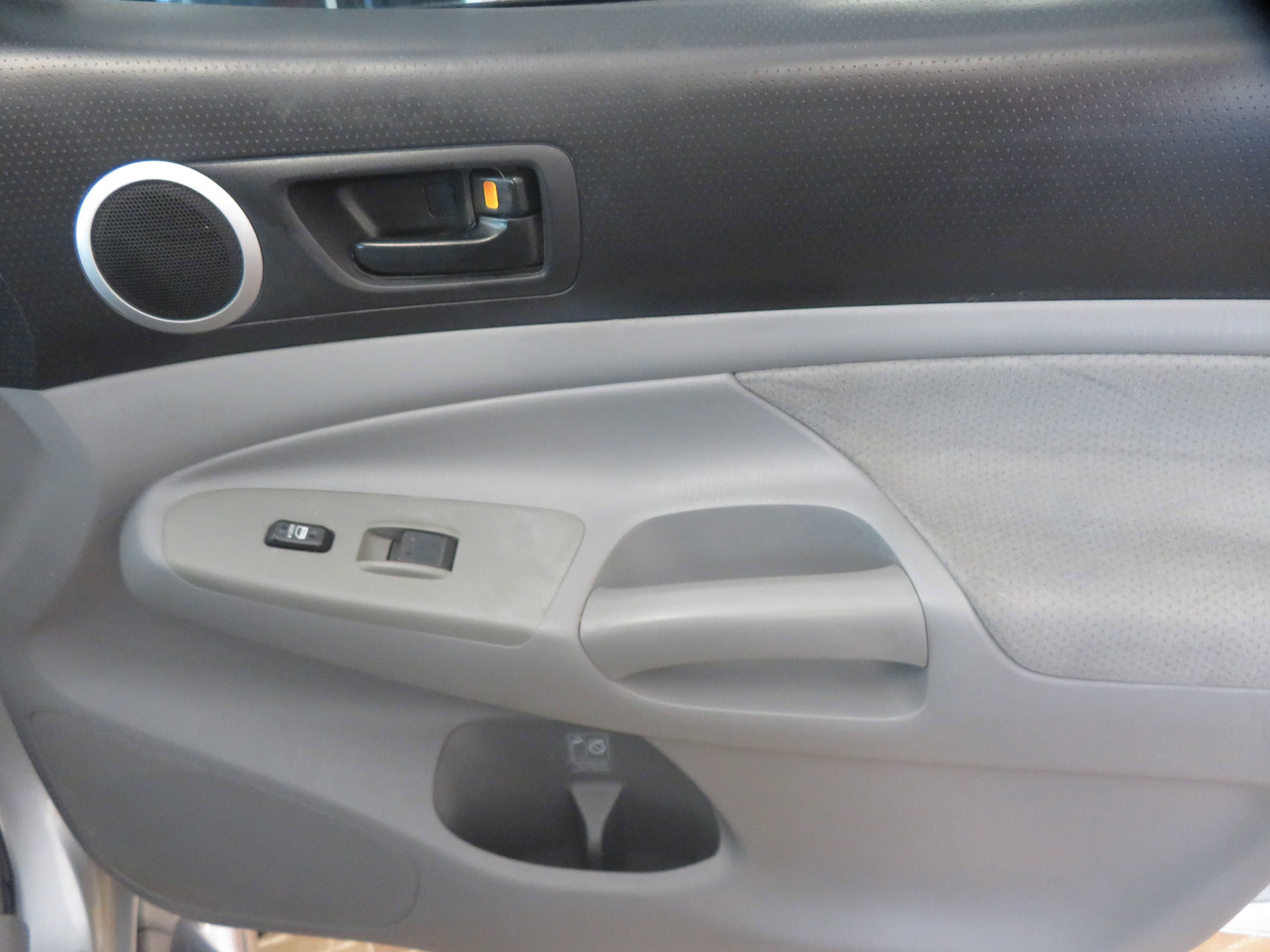 Used 2010 Toyota Tacoma PreRunner RWD image 25