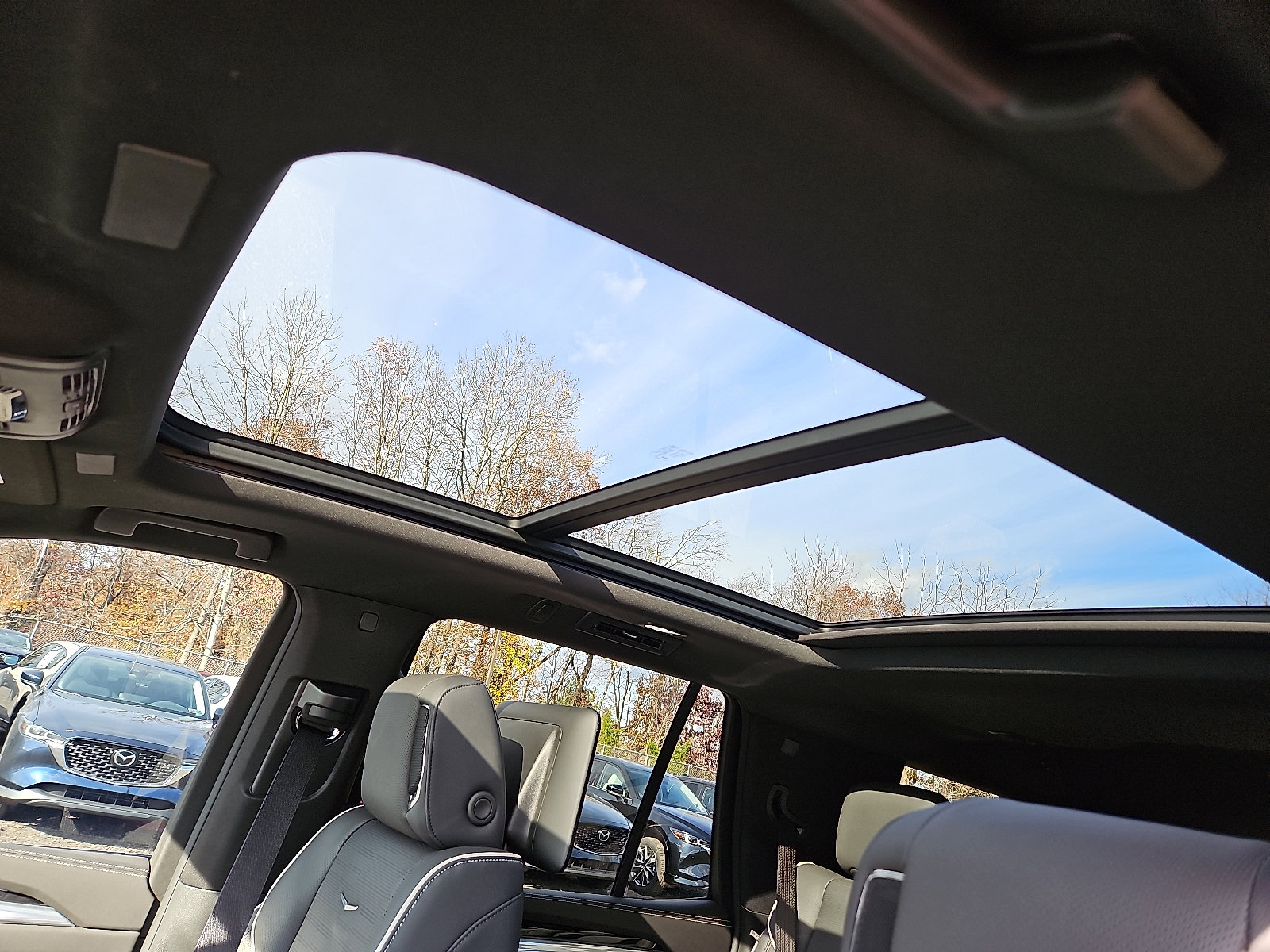 Certified 2025 Cadillac Escalade Sport w/ LPO, ONYX Package image 14