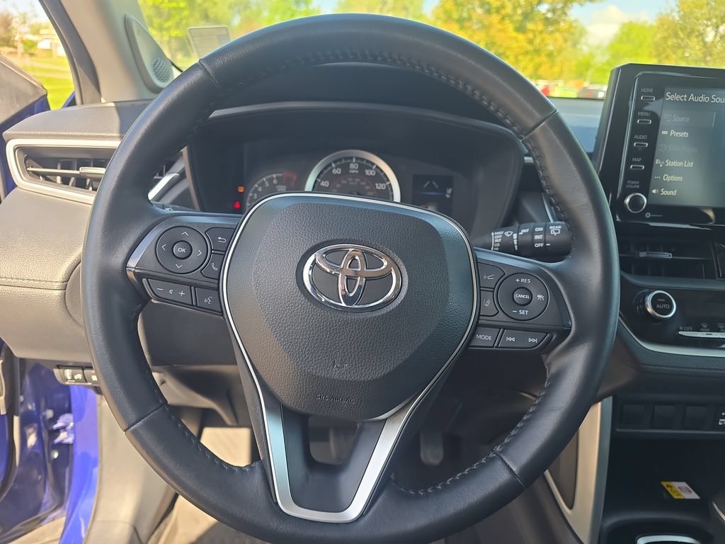 Used 2022 Toyota Corolla Cross LE w/ Moonroof Package AWD/4WD image 16