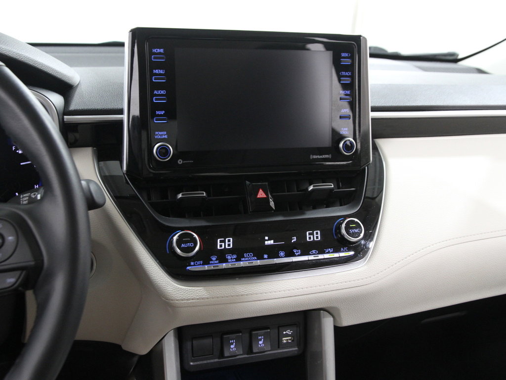 Used 2022 Toyota Corolla Cross XLE image 9