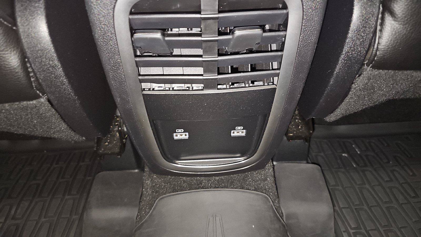 Used 2019 Lincoln MKC Premiere FWD image 26