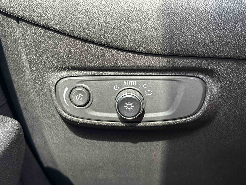 Certified 2022 Chevrolet Equinox RS w/ RS Leather Package image 34