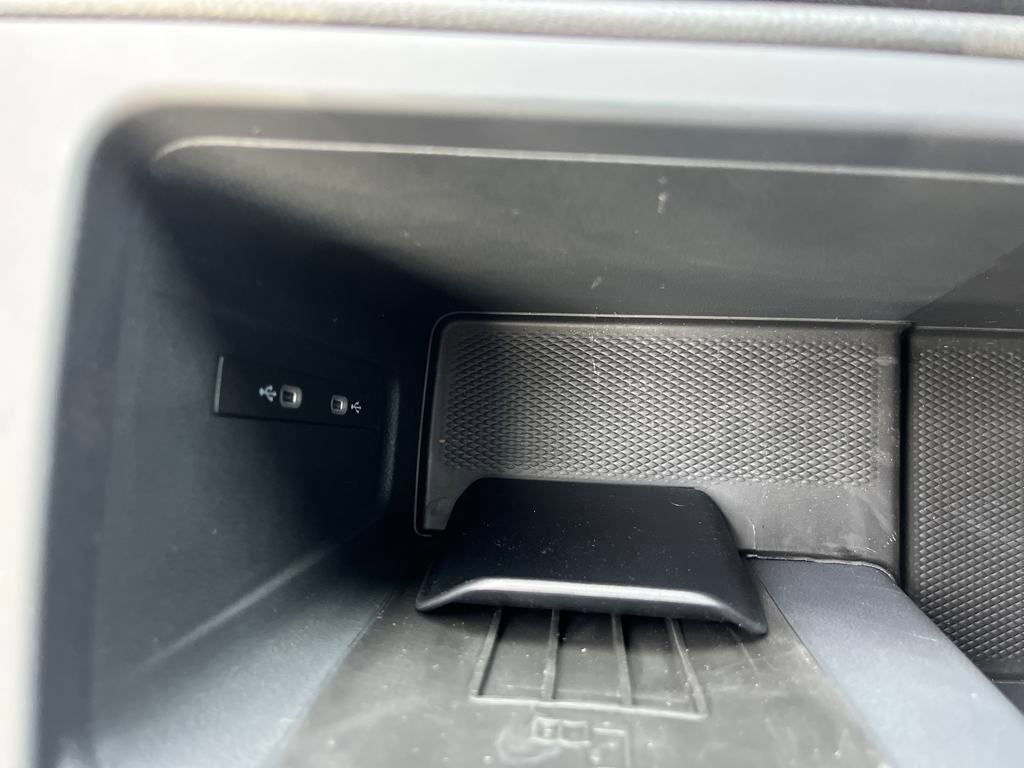 New 2025 Volkswagen Tiguan SE image 15