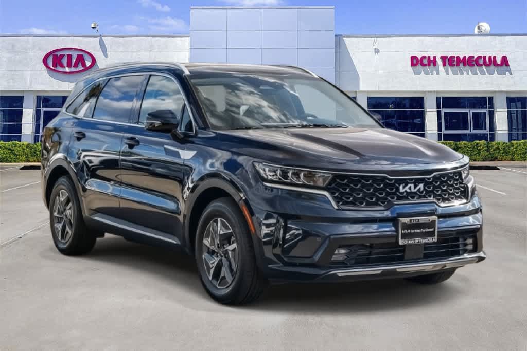 Certified 2023 Kia Sorento EX FWD image 3