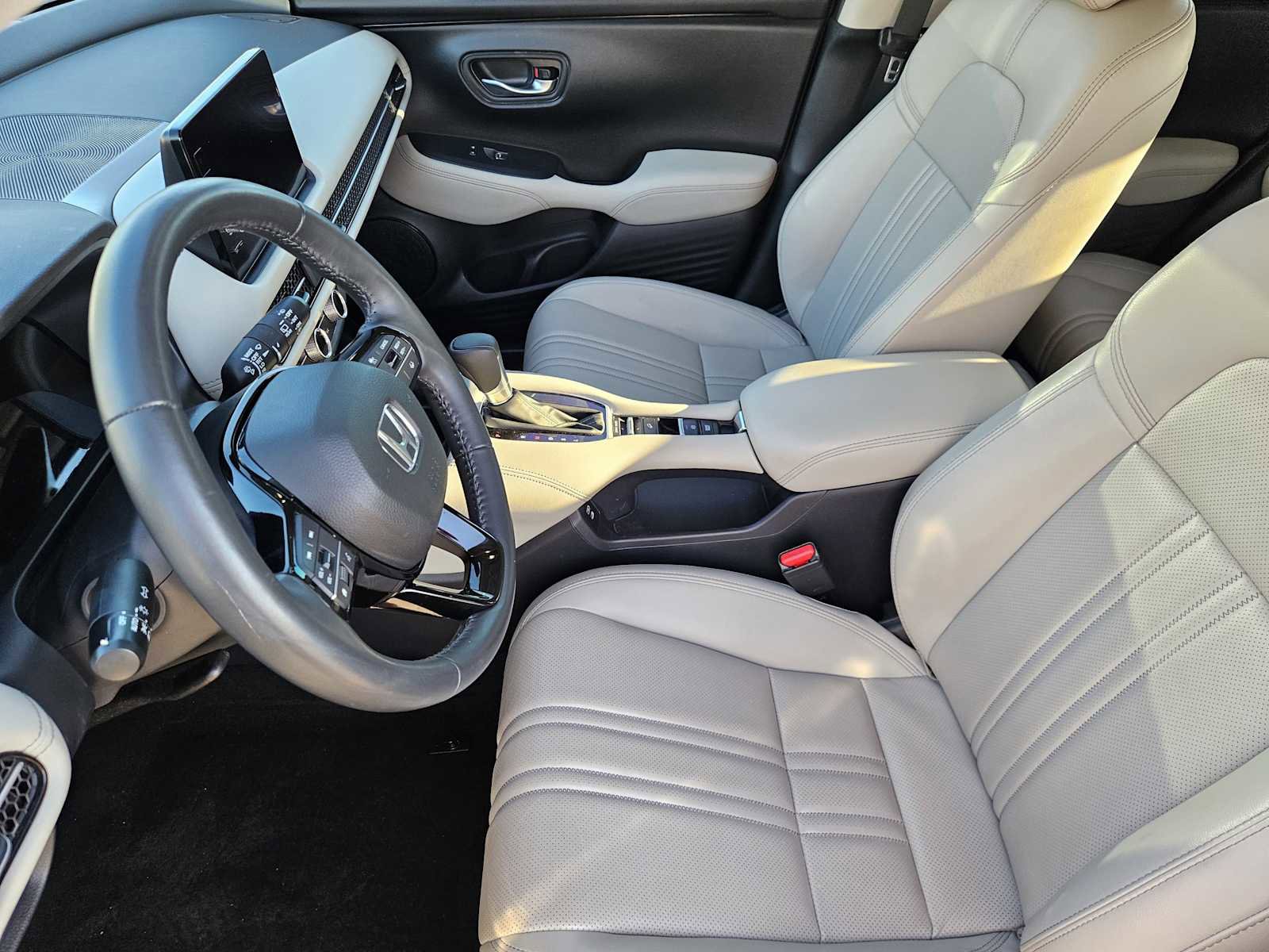 Used 2024 Honda HR-V EX-L image 12