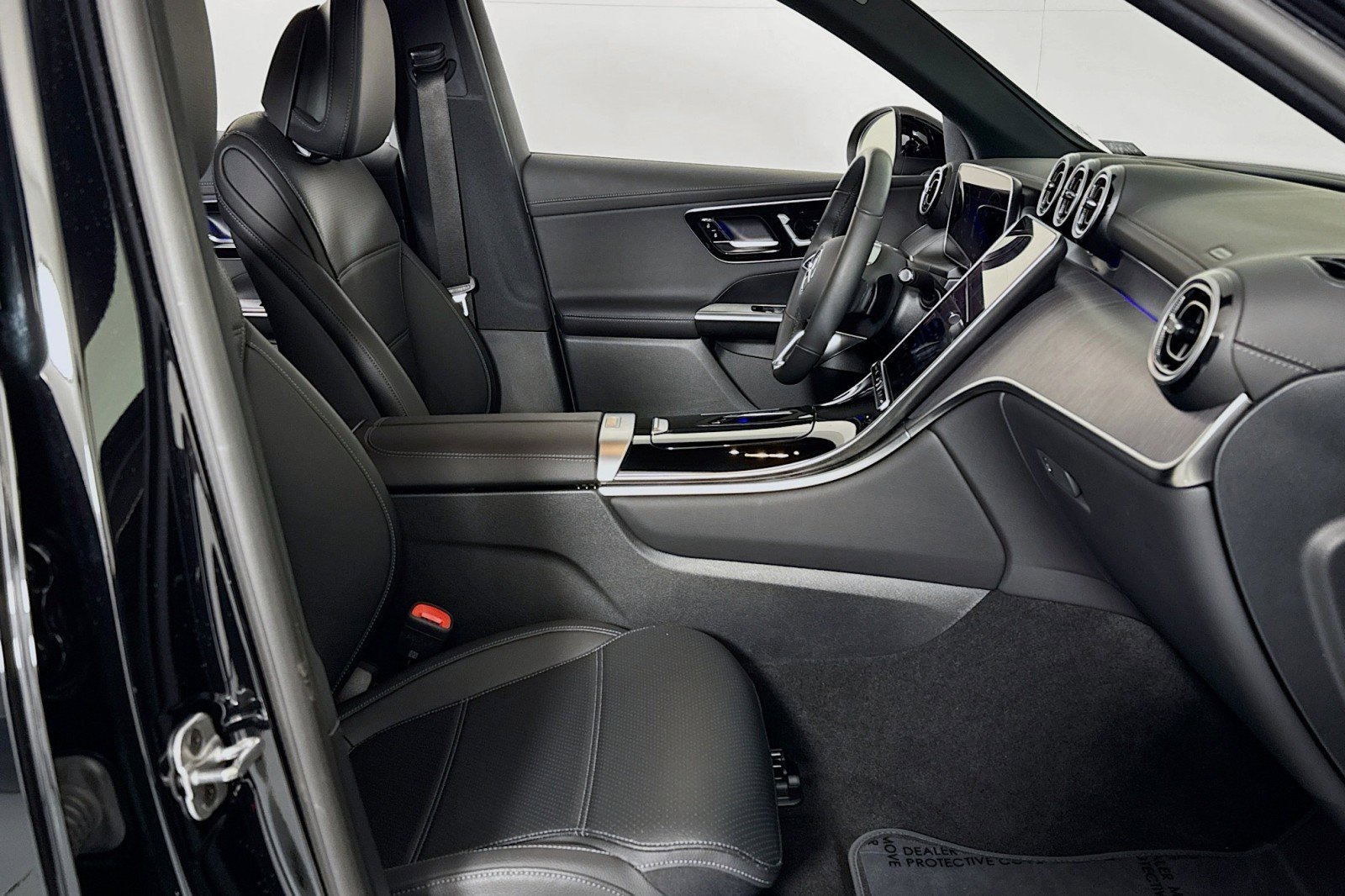 Certified 2025 Mercedes-Benz GLC 300 image 7