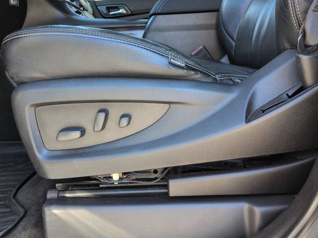 Used 2018 Chevrolet Suburban LS RWD image 19