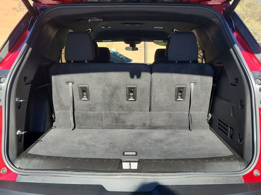 Used 2023 Chevrolet Traverse LT image 13