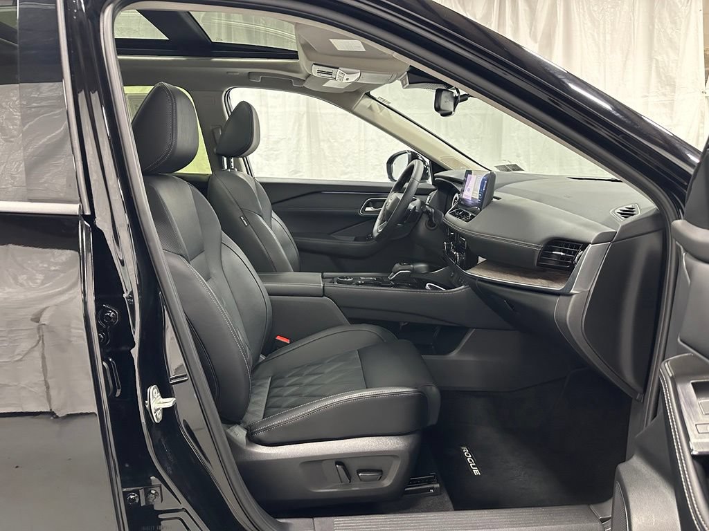 Used 2026 Nissan Rogue Platinum w/ Platinum Premium Package AWD/4WD image 62