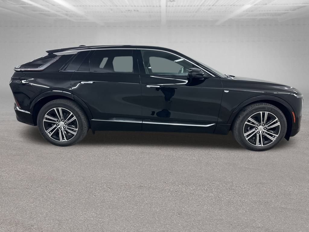 New 2026 Cadillac Lyriq Luxury image 12