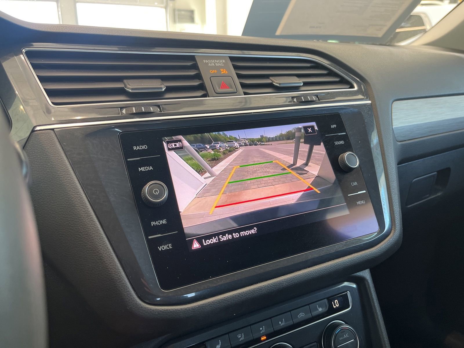 Certified 2021 Volkswagen Tiguan SE image 21