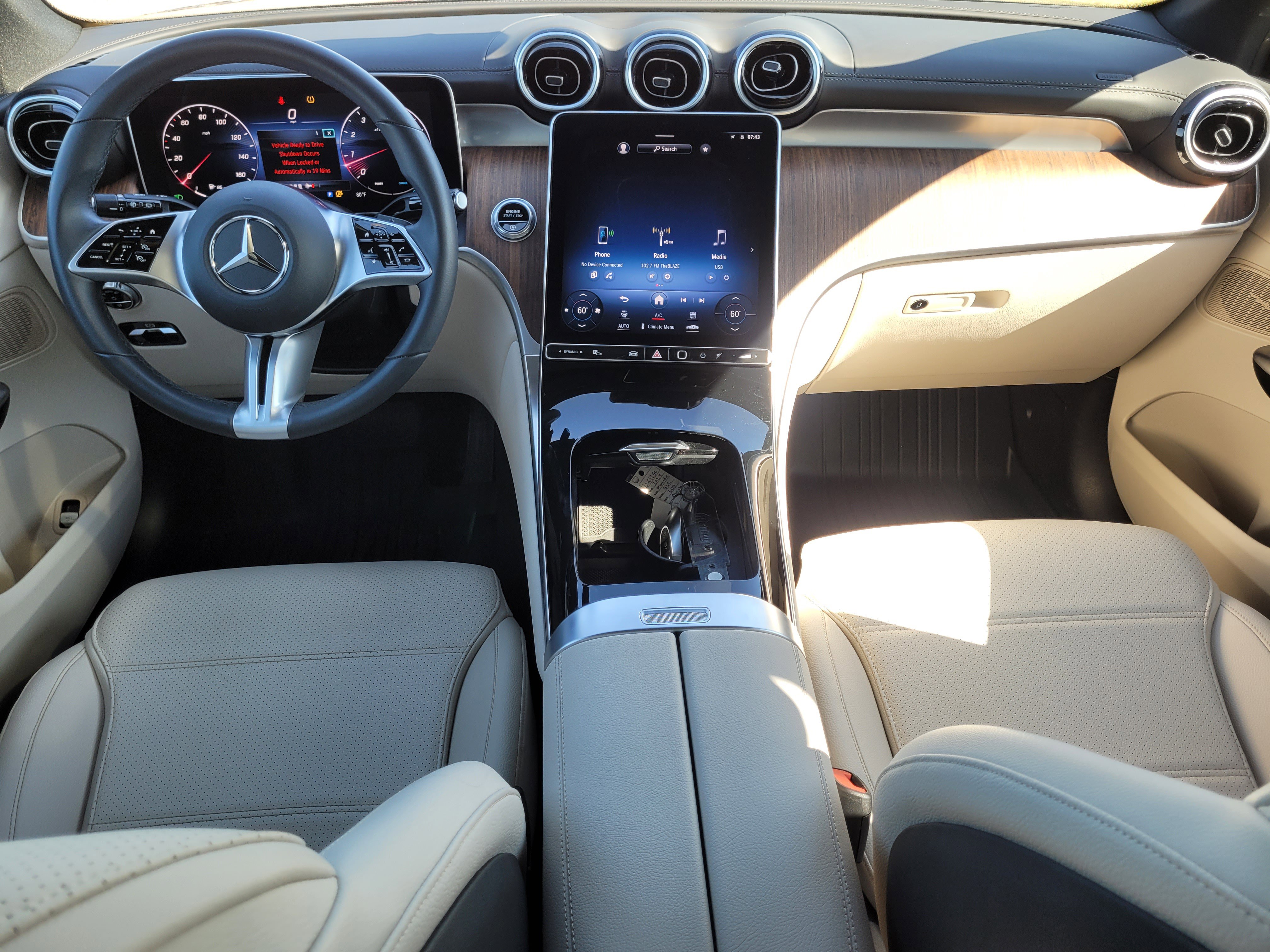 Used 2024 Mercedes-Benz GLC 300 4MATIC image 15